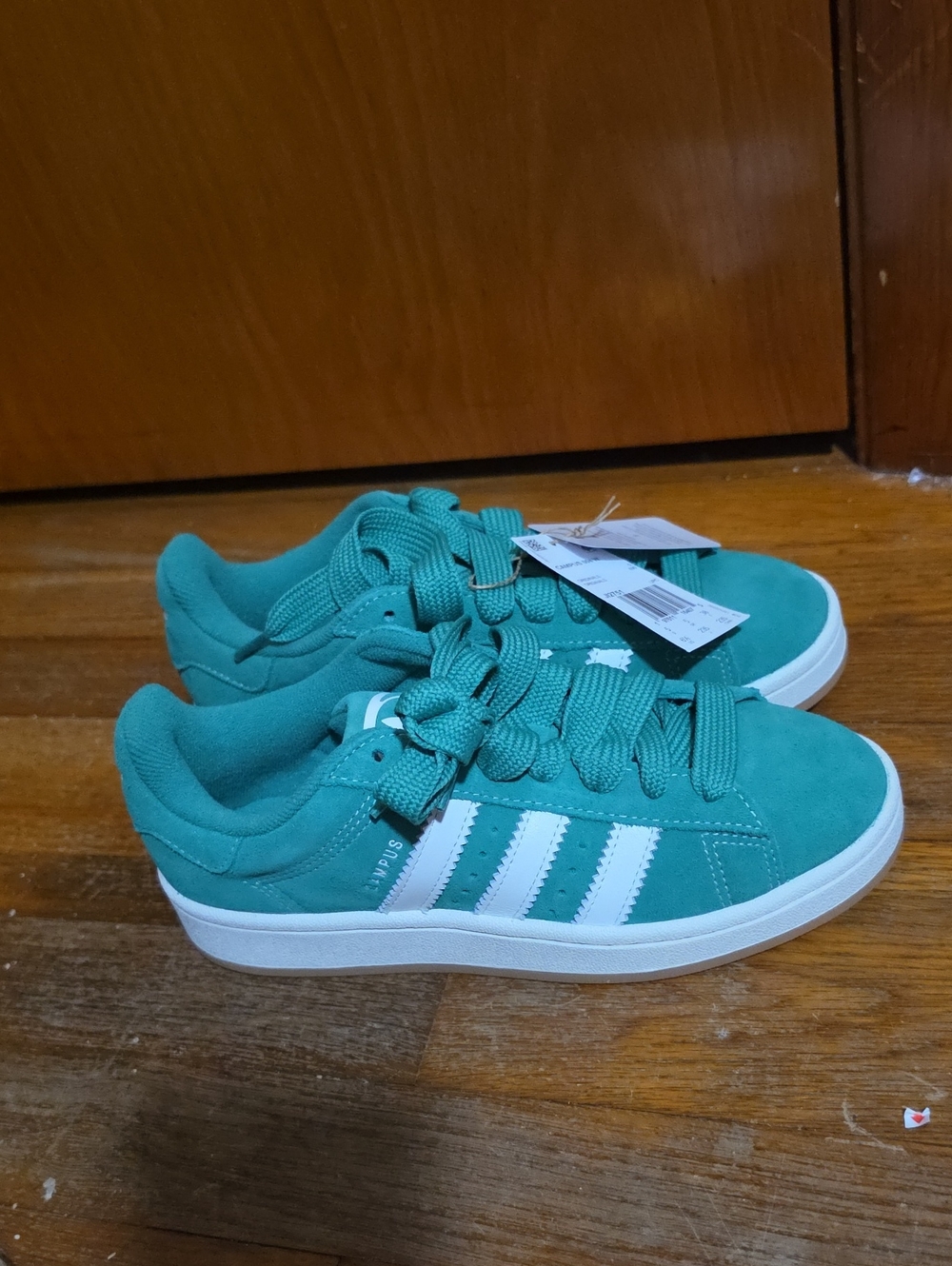 NWT Women's Green ADIDAS CAMOUS 00S W Suede Sneakers Size 6.5